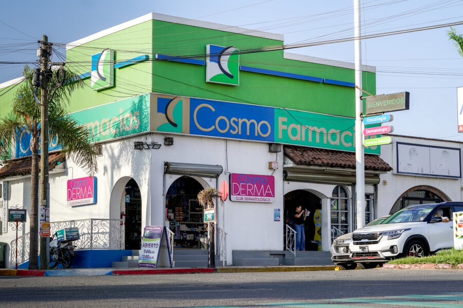 cosmo-farmacia-fotografia-de-farmacias-en-ensenada